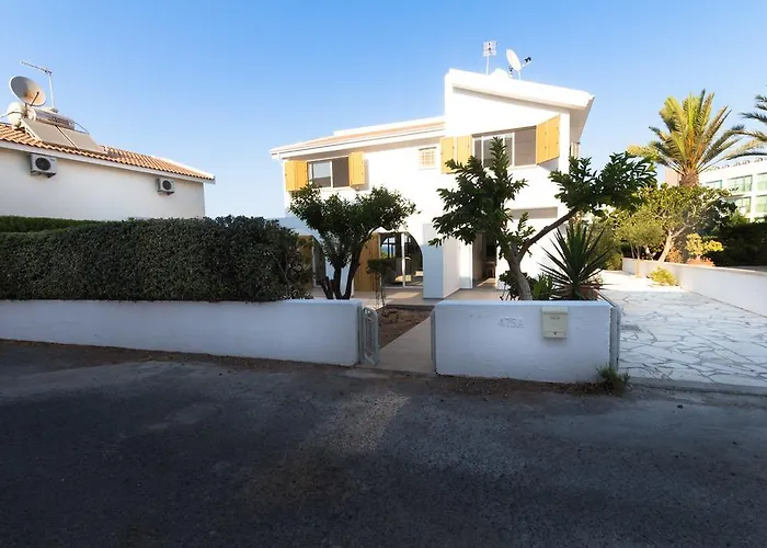 Вилла Fig Tree Bay 2 *